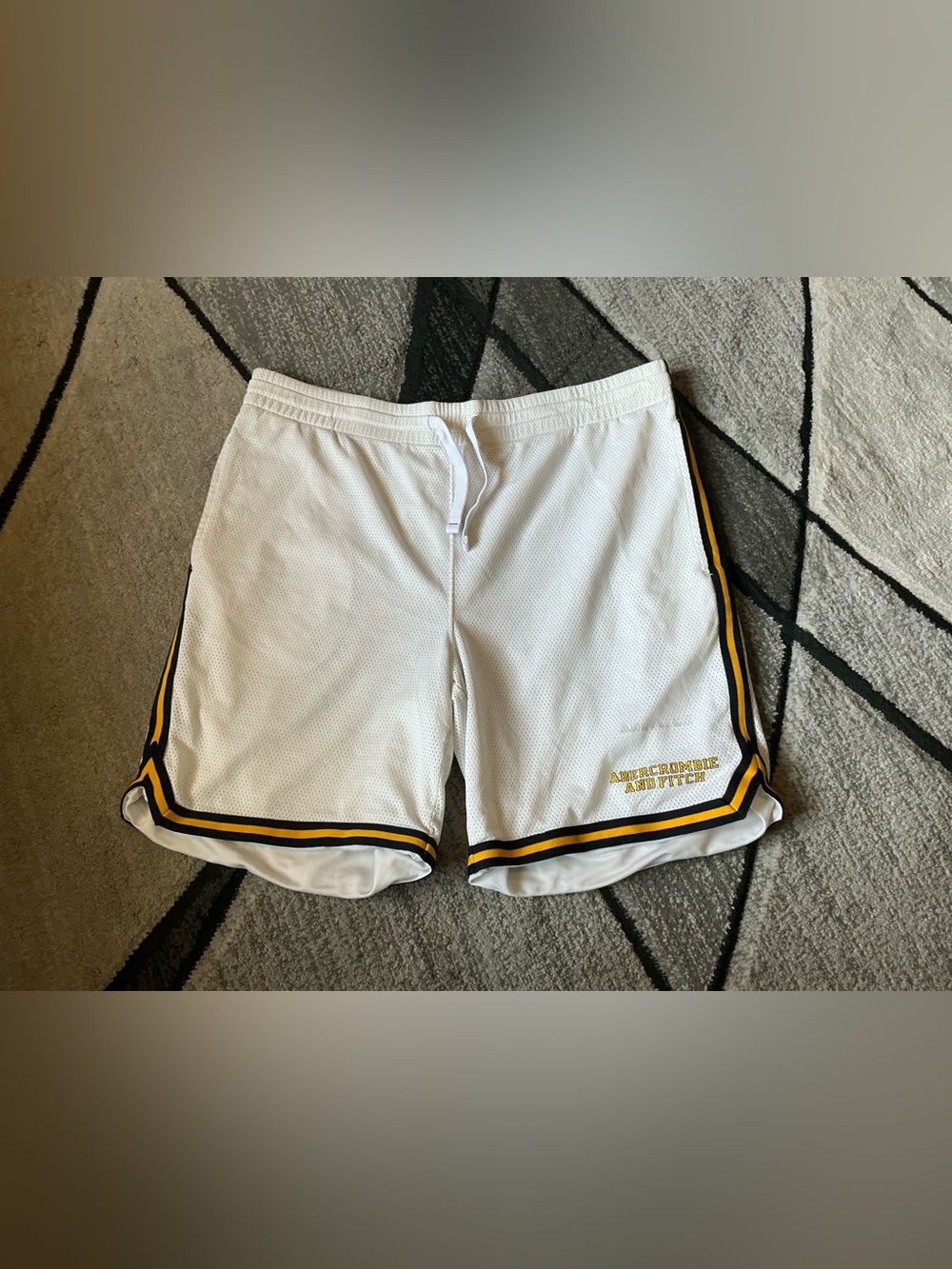 Size XL - Abercrombie & Fitch Vintage White Mesh Striped Basketball Shorts Y2K